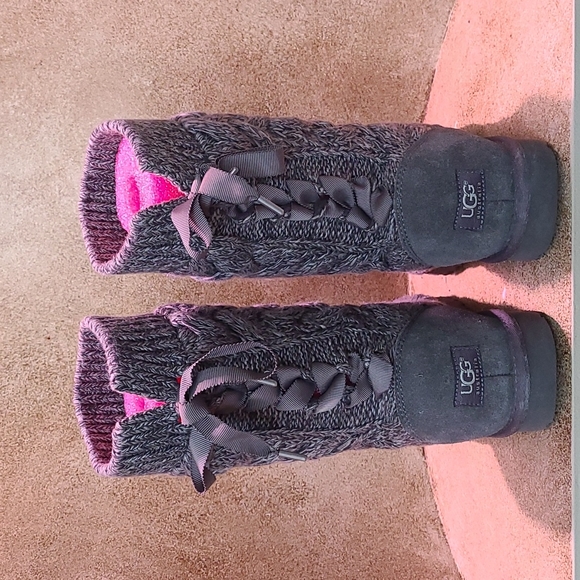 Womens UGG sweater knit lace up boots Size 9 - Picture 3 of 10